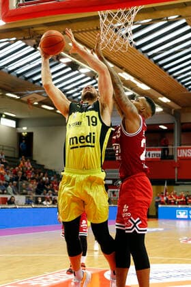 1 Matchday of the easyCredit BBL Basketball Bundesliga in the Sporthalle Giessen Ost Season 2021 2022 JobStairs Giessen 46ers vs Medi Bayreuth Phillip Fayne II JobStairs Giessen 46ers 25 right Martynas Sajus Medi Bayreuth 19 left