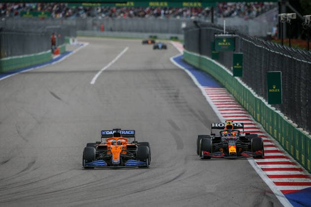 03 RICCIARDO Daniel (aus), McLaren MCL35M, action and 11 PEREZ Sergio (mex), Red Bull Racing Honda RB16B during the Formula 1 VTB Russian Grand Prix 2021, 15th round of the 2021 FIA Formula One World Championship, WM, Weltmeisterschaft from September 24 to 26, 2021 on the Sochi Autodrom, in Sochi, Russia - Photo Joao Filipe DPPI FORMULE 1 : Grand prix de Russie - Sotchi - 26 09 2021 DPPI PANORAMIC  JFBE9850