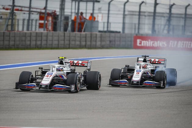 47 SCHUMACHER Mick (ger), Haas F1 Team VF-21 Ferrari, action and 09 MAZEPIN Nikita (rus), Haas F1 Team VF-21 Ferrari during the Formula 1 VTB Russian Grand Prix 2021, 15th round of the 2021 FIA Formula One World Championship, WM, Weltmeisterschaft from September 24 to 26, 2021 on the Sochi Autodrom, in Sochi, Russia - Photo Xavi Bonilla DPPI FORMULE 1 : Grand prix de Russie - Sotchi - 26 09 2021 DPPI PANORAMIC  _B2_5417