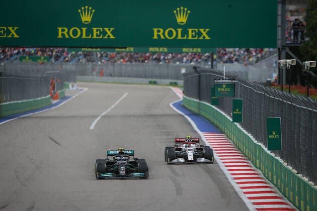 77 BOTTAS Valtteri (fin), Mercedes AMG F1 GP W12 E Performance, action and 99 GIOVINAZZI Antonio (ita), Alfa Romeo Racing ORLEN C41 during the Formula 1 VTB Russian Grand Prix 2021, 15th round of the 2021 FIA Formula One World Championship, WM, Weltmeisterschaft from September 24 to 26, 2021 on the Sochi Autodrom, in Sochi, Russia - Photo Joao Filipe DPPI FORMULE 1 : Grand prix de Russie - Sotchi - 26 09 2021 DPPI PANORAMIC  JFBE9721