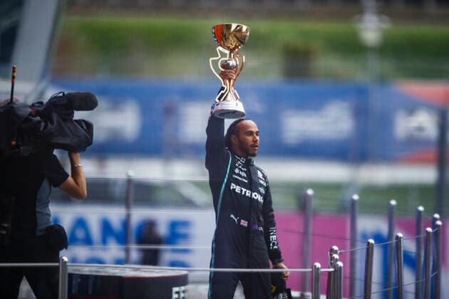 HAMILTON Lewis (gbr), Mercedes AMG F1 GP W12 E Performance, portrait celebrating his victory during the Formula 1 VTB Russian Grand Prix 2021, 15th round of the 2021 FIA Formula One World Championship, WM, Weltmeisterschaft from September 24 to 26, 2021 on the Sochi Autodrom, in Sochi, Russia - Photo Xavi Bonilla DPPI FORMULE 1 : Grand prix de Russie - Sotchi - 26 09 2021 DPPI PANORAMIC  00121032__B3_5210