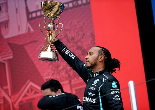 Bilder des Jahres 2021, Sport 09 September Sport Themen der Woche KW38 Sport Bilder des Tages 44 Lewis Hamilton (GBR, Mercedes-AMG Petronas F1 Team), F1 Grand Prix of Russia at Sochi Autodrom on September 26, 2021 in Sochi, Russia. (Photo by HOCH ZWEI) Sochi Russia *** 44 Lewis Hamilton GBR, Mercedes AMG Petronas F1 Team , F1 Grand Prix of Russia at Sochi Autodrom on September 26, 2021 in Sochi, Russia Photo by HOCH ZWEI Sochi Russia