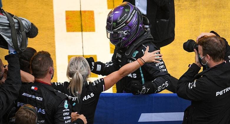 6660086 26.09.2021 British Formula One driver Lewis Hamilton of Mercedes-AMG Petronas is seen after finishing the race of the 2021 Formula One Russian Grand Prix at the Sochi Autodrom in Sochi, Russia. Vladimir Astapkovich Sputnik Russia Motor Formula 1  3942c1f728d8bfe8