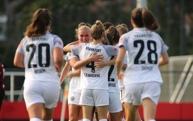 26 09 2021, xcex, GER, Nuernberg, Frauenfussball, 1 Bundesliga, DFB Pokal, Runde 2, Saison 2021 2022, 1 FC Nuernberg Eintracht Frankfurt Frauen SGE , Torjubel, Jubel, Goal celebration Eintracht Frankfurt DFL regulations prohibit any use of photographs as image sequences and or quasi video