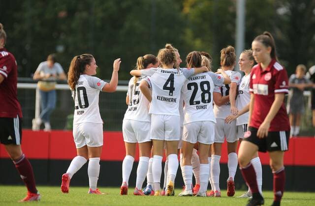 26 09 2021, xcex, GER, Nuernberg, Frauenfussball, 1 Bundesliga, DFB Pokal, Runde 2, Saison 2021 2022, 1 FC Nuernberg Eintracht Frankfurt Frauen SGE , Torjubel, Jubel, Goal celebration Eintracht Frankfurt DFL regulations prohibit any use of photographs as image sequences and or quasi video