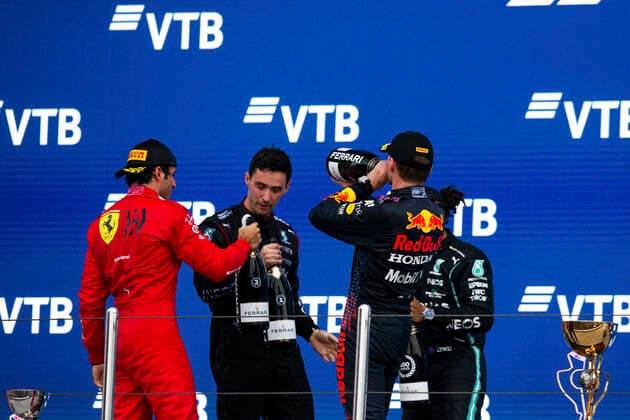 55 Carlos Sainz ESP, Scuderia Ferrari Mission Winnow , 33 Max Verstappen NED, Red Bull Racing , 44 Lewis Hamilton GBR, Mercedes AMG Petronas F1 Team , F1 Grand Prix of Russia at Sochi Autodrom on September 26, 2021 in Sochi, Russia Photo by HOCH ZWEI Sochi Russia