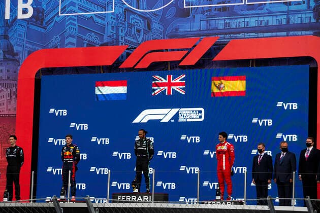 33 Max Verstappen NED, Red Bull Racing , 44 Lewis Hamilton GBR, Mercedes AMG Petronas F1 Team , 55 Carlos Sainz ESP, Scuderia Ferrari Mission Winnow , F1 Grand Prix of Russia at Sochi Autodrom on September 26, 2021 in Sochi, Russia Photo by HOCH ZWEI Sochi Russia