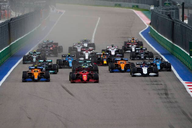 Start, 4 Lando Norris GBR, McLaren F1 Team , 55 Carlos Sainz ESP, Scuderia Ferrari Mission Winnow , 63 George Russell GBR, Williams Racing , F1 Grand Prix of Russia at Sochi Autodrom on September 26, 2021 in Sochi, Russia Photo by HOCH ZWEI Sochi Russia