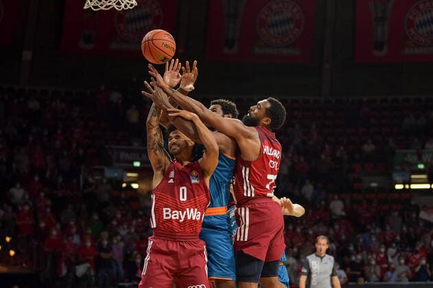 Basketball, BBL, 20210926, FC Bayern München Ratiopharm Ulm In the picture Nick WEILER BABB FC Bayern München, 0 , Cristiano FELICIO Ratiopharm Ulm, 1 and Darrun HILLIARD FC Bayern München, 32 Rebound Munich Audi Dome Bayern Germany Copyright: Passion2Press MarkusxFischerx