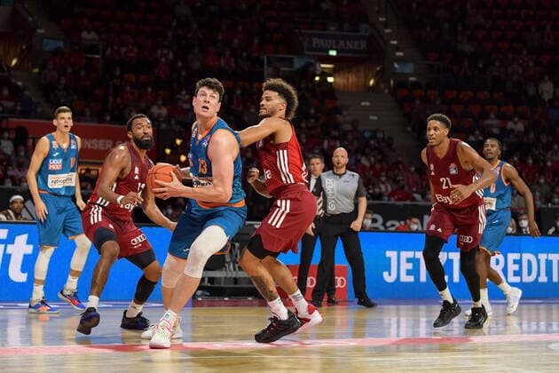 Basketball, BBL, 20210926, FC Bayern München Ratiopharm Ulm In the picture Darrun HILLIARD FC Bayern München, 32 , Nicolas BRETZEL Ratiopharm Ulm, 13 and Nick WEILER BABB FC Bayern München, 0 Munich Audi Dome Bayern Germany Copyright: Passion2Press MarkusxFischerx