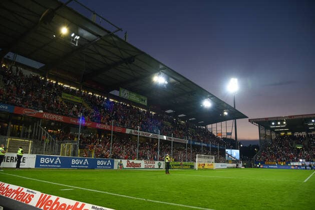 Soccer, 1 Bundesliga, 6 Matchday 21 22 SC Freiburg vs FC Augsburg 26 September 2021 Stadium atmosphere after the match, during the soccer Bundesliga match between SC Freiburg and FC Augsburg, on Sunday, 26 September 2021 at Dreisamstadion in Freiburg im Breisgau DFL REGULATIONS PROHIBIT ANY USE OF PHOTOGRAPHS AS IMAGE SEQUENCES AND OR QUASI VIDEO Copyright: xBEAUTIFULxSPORTS GerdxGruendlx