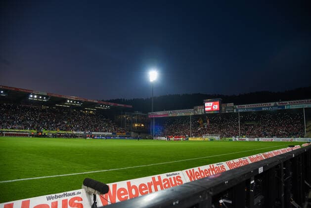 Soccer, 1 Bundesliga, 6 Matchday 21 22 SC Freiburg vs FC Augsburg 26 September 2021 Stadium atmosphere after the match, during the soccer Bundesliga match between SC Freiburg and FC Augsburg, on Sunday, 26 September 2021 at Dreisamstadion in Freiburg im Breisgau DFL REGULATIONS PROHIBIT ANY USE OF PHOTOGRAPHS AS IMAGE SEQUENCES AND OR QUASI VIDEO Copyright: xBEAUTIFULxSPORTS GerdxGruendlx