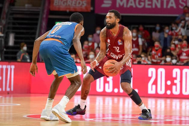 Basketball, BBL, 20210926, FC Bayern München Ratiopharm Ulm Pictured Semaj CHRISTON Ratiopharm Ulm, 0 and Darrun HILLIARD FC Bayern München, 32 Munich Audi Dome Bayern Germany Copyright: Passion2Press MarkusxFischerx