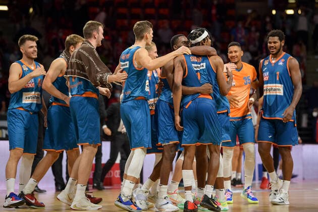 Basketball, BBL, 20210926, FC Bayern Munich Ratiopharm Ulm In picture Ulm cheers victory Munich Audi Dome Bayern Germany Copyright: Passion2Press MarkusxFischerx