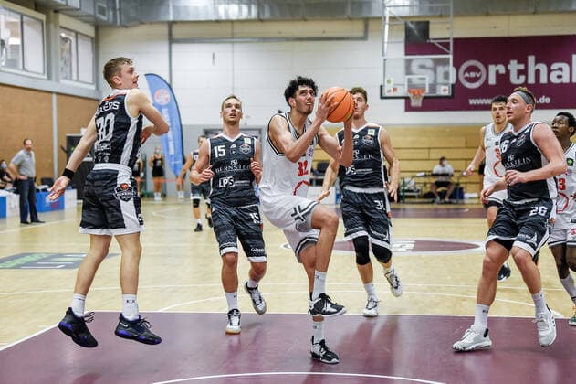Barmer 2 Basketball Bundesliga ProB, Rheinstars Koeln vs BSW Sixers, 26 09 2021 Samuel Jammal Schmedes RheinStars Koeln 32 , Barmer 2 Basketball Bundesliga ProB, Rheinstars Koeln vs BSW Sixers on 26 09 2021 at ASV Koeln in Koeln Nordrhein Westfalen Copyright: xBEAUTIFULxSPORTS Mueller-Laschetx