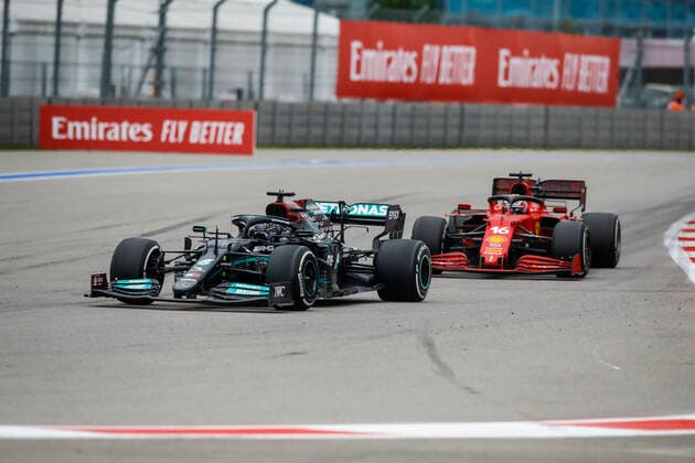 44 HAMILTON Lewis (gbr), Mercedes AMG F1 GP W12 E Performance, action 16 LECLERC Charles (mco), Scuderia Ferrari SF21, action during the Formula 1 VTB Russian Grand Prix 2021, 15th round of the 2021 FIA Formula One World Championship, WM, Weltmeisterschaft from September 24 to 26, 2021 on the Sochi Autodrom, in Sochi, Russia - Photo Xavi Bonilla DPPI FORMULE 1 : Grand prix de Russie - Sotchi - 26 09 2021 DPPI PANORAMIC 00121032__B2_5433_1