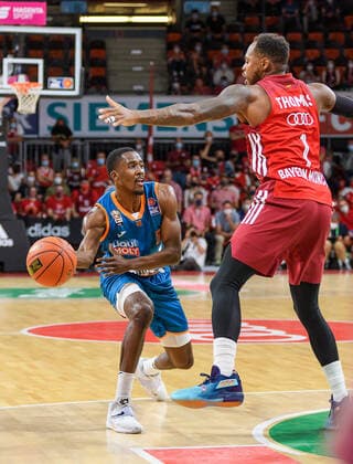 Semaj Christon ratiopharm Ulm, 0 vs Deshaun Thomas FC Bayern Muenchen Basketball, 1 FC Bayern Muenchen vs ratiopharm Ulm, Basketball, BBL, 1 Matchday, Season 2021 2022, 26 09 2021 FC Bayern Muenchen vs ratiopharm Ulm, Basketball, BBL, 1 Matchday, Season 2021 2022, 26 09 2021 Muenchen. Copyright: xEibnerxPressefotox xHeikexFeinerx EP_HFR
