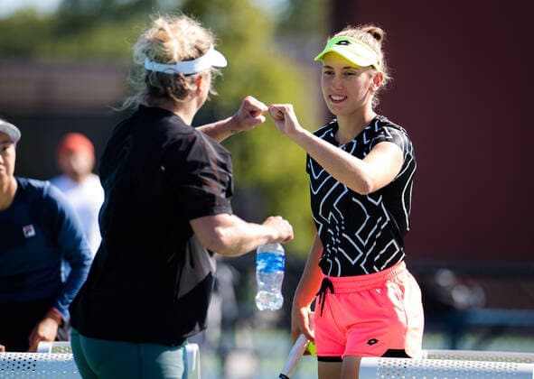 September 26, 2021, CHICAGO, UNITED STATES: Elise Mertens & Kim Clijsters of Belgium during practice ahead of the 2021 Chicago Fall Tennis Classic WTA, Tennis Damen 500 tennis tournament CHICAGO UNITED STATES - ZUMAa181 20210926_zaa_a181_183 Copyright: xRobxPrangex