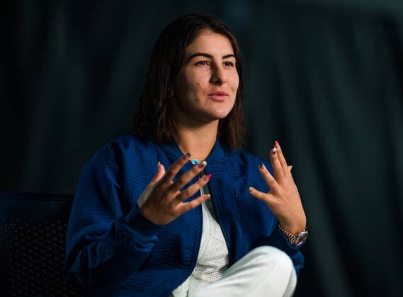 September 26, 2021, CHICAGO, UNITED STATES: Bianca Andreescu of Canada talks to the media ahead of the 2021 Chicago Fall Tennis Classic WTA, Tennis Damen 500 tennis tournament CHICAGO UNITED STATES - ZUMAa181 20210926_zaa_a181_216 Copyright: xRobxPrangex