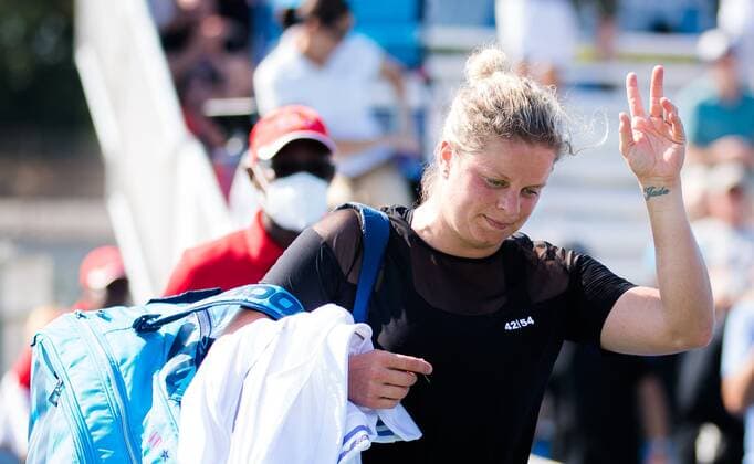 CHICAGO, UNITED STATES, SEPTEMBER 27: Kim Clijsters of Belgium in action during the first round of the 2021 Chicago Fall Tennis Classic WTA, Tennis Damen 500 tennis tournament Chicago Fall Tennis Classic Day 1 27 09 2021 PhotoNews Panoramic 