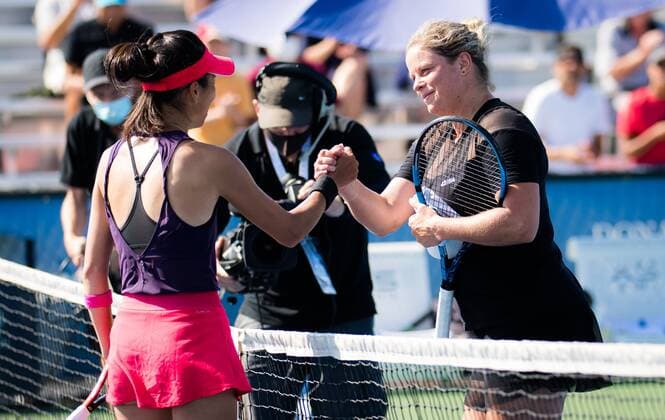 Sport Bilder des Tages CHICAGO, UNITED STATES, SEPTEMBER 27: Kim Clijsters of Belgium in action during the first round of the 2021 Chicago Fall Tennis Classic WTA, Tennis Damen 500 tennis tournament Chicago Fall Tennis Classic Day 1 27 09 2021 PhotoNews Panoramic 