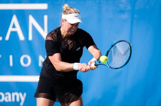 CHICAGO, UNITED STATES, SEPTEMBER 27: Kim Clijsters of Belgium in action during the first round of the 2021 Chicago Fall Tennis Classic WTA, Tennis Damen 500 tennis tournament Chicago Fall Tennis Classic Day 1 27 09 2021 PhotoNews Panoramic 