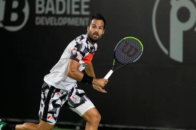 September 28, 2021, San Diego, California, USA: Italian tennis player SALVATORE CARUSO runs to return the ball hit by his by opponent American Taylor Fritz at the San Diego Open tennis tournament. San Diego USA - ZUMAb202 20210928_znp_b202_018 Copyright: xDavidxBarakx