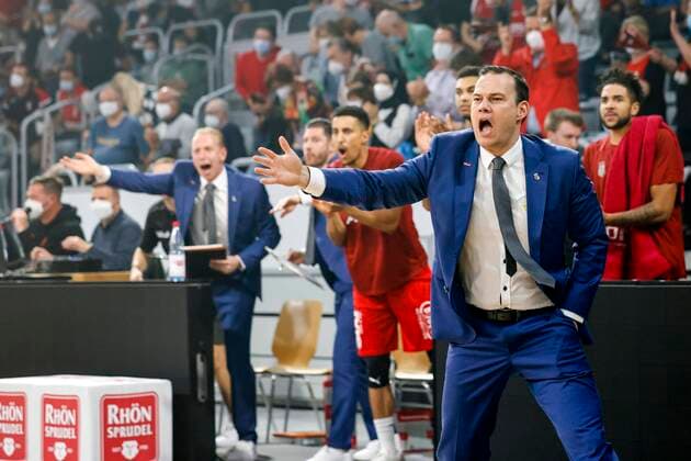 Headcoach Johan Roijakkers Brose Bamberg Brose Bamberg Giessen 46ers easyCredit BBL Basketball Bundesliga Saison 2021 22 Spieltag 2, 29 09 2021 Bamberg, Brose Arena Copyright: DanielxLöb
