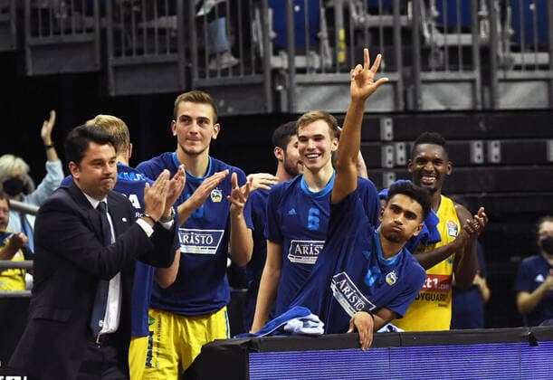 Basketball, men, 2021 2022 season, easyCredit BBL 2 matchday , Alba Berlin Fraport Skyliners Frankfurt, f l coach Israel Gonzalez Alba Berlin , Tim Schneider Alba Berlin , Malte Delow Alba Berlin , Maodo Lo Alba Berlin , Jaleen Smith Alba Berlin , 28 09 2021, Copyright: xSebastianxRäppold MatthiasxKochx