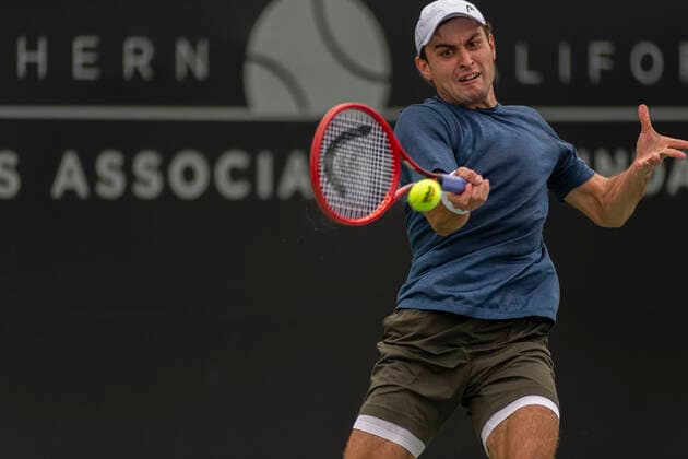 September 27, 2021, San Diego, California, USA: Russian tennis player ASLAN KARATSEV returns the ball hit to him by opponent Federico Delbonis of Argentina at the San Diego Open tennis tournament. Karatsev won 6-1, 7-5. San Diego USA - ZUMAb202 20210928_znp_b202_005 Copyright: xDavidxBarakx