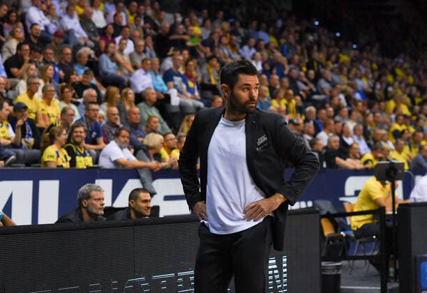 GER, Basketball, EWE Baskets Oldenburg vs Hakro Merlins Crailsheim 25 09 2021, EWE Arena, Oldenburg, GER, easy Credit BBL, EWE Baskets Oldenburg vs Hakro Merlins Crailsheim, in picture Sebastian GLEIM Hakro Merlins Crailsheim Head Coach Trainer nordphotoxRojahn nph00310