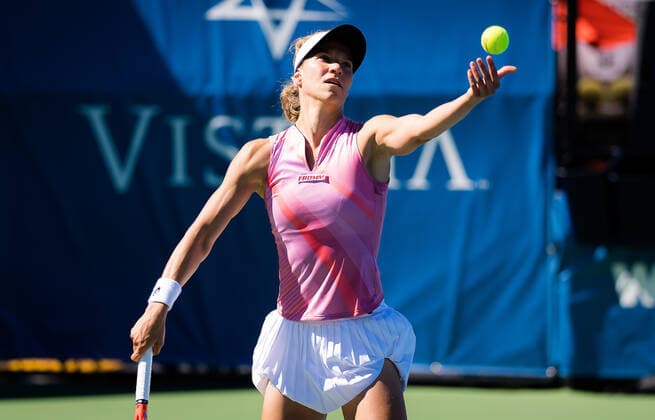 September 28, 2021, CHICAGO, UNITED STATES: Viktorija Golubic of Switzeland in action during the first round of the 2021 Chicago Fall Tennis Classic WTA, Tennis Damen 500 tennis tournament against Amanda Anisimova of the United States CHICAGO UNITED STATES - ZUMAa181 20210928_zaa_a181_052 Copyright: xRobxPrangex