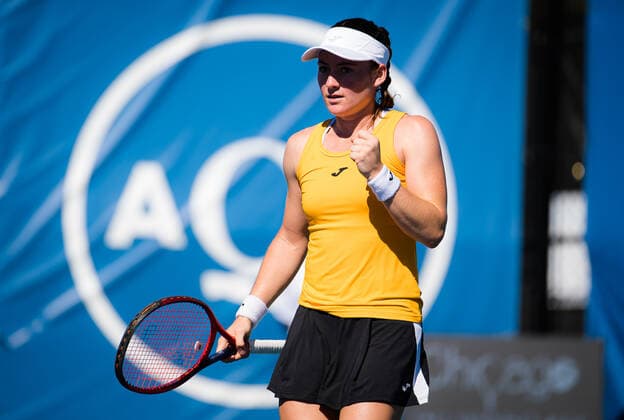 September 28, 2021, CHICAGO, UNITED STATES: Tamara Zidansek of Slovenia in action during the first round of the 2021 Chicago Fall Tennis Classic WTA, Tennis Damen 500 tennis tournament against Sloane Stephens of the United States CHICAGO UNITED STATES - ZUMAa181 20210928_zaa_a181_152 Copyright: xRobxPrangex