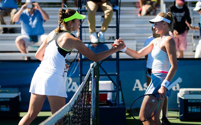 September 28, 2021, CHICAGO, UNITED STATES: Elise Mertens of Belgium in action during the first round of the 2021 Chicago Fall Tennis Classic WTA, Tennis Damen 500 tennis tournament against Dayana Yastremska of Ukraine CHICAGO UNITED STATES - ZUMAa181 20210928_zaa_a181_175 Copyright: xRobxPrangex