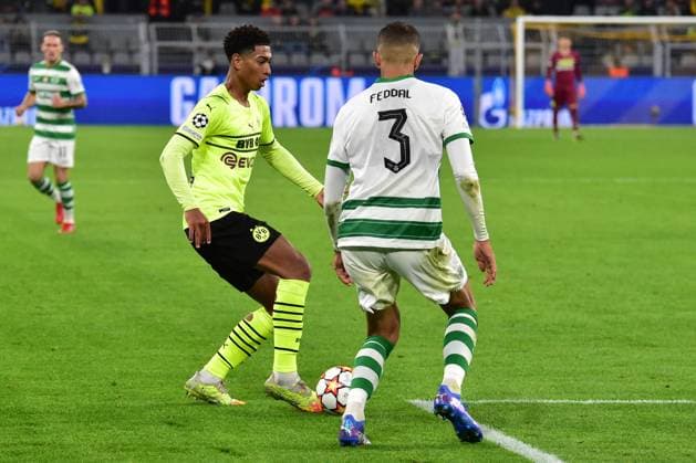 28 09 2021, xbrx, football UEFA Champions League, Borussia Dortmund Sporting Lisbon emspor, v l dribbling, dribbles with the ball, carries the ball, one-on-one, Bellingham, Jude 22 Borussia Dortmund , Feddal, Zouhair 3 Sporting Lisbon Dortmund