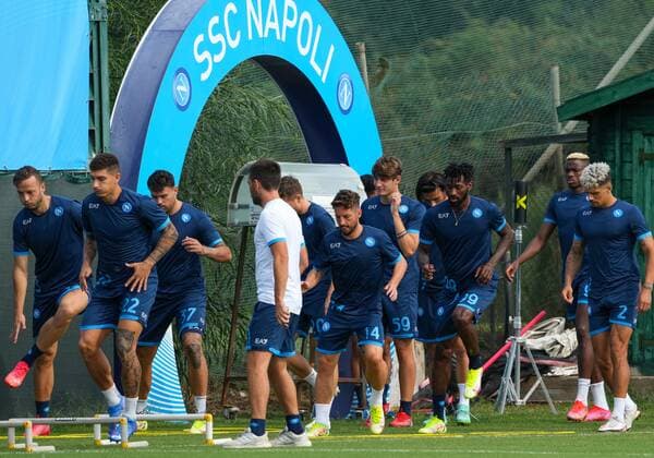 6661712 29.09.2021 Napoli?s players attend a training session ahead of the Europa League soccer match against Spartak Moscow, at SSC Napoli Konami Training Center, Italy. Alexander Vilf Sputnik Italy Soccer Europa League Napoli Training  5c69d3cdde9d9f31