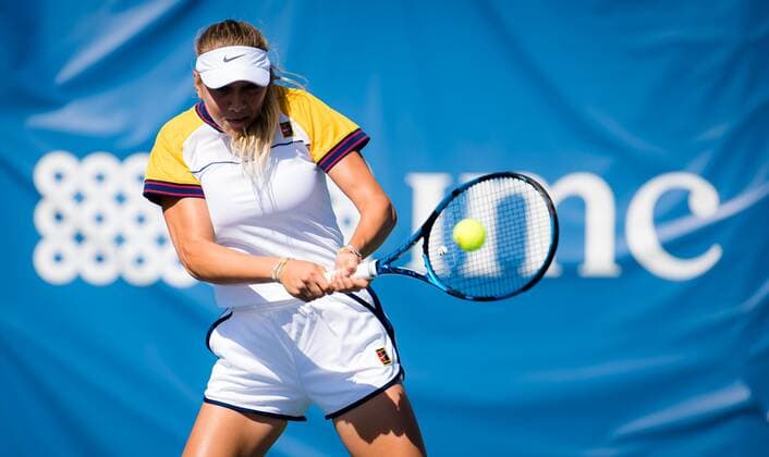 Mandatory Credit: Photo by Rob Prange Shutterstock (12471255an) Amanda Anisimova of the United States in action during the first round of the 2021 Chicago Fall Tennis Classic WTA, Tennis Damen 500 tennis tournament Chicago Fall Tennis Classic 2021, Tennis, Chicago, USA - 29 Sep 2021 Chicago Fall Tennis Classic 2021, Tennis, Chicago, USA - 29 Sep 2021  Copyright: xRobxPrange Shutterstockx 12471255an