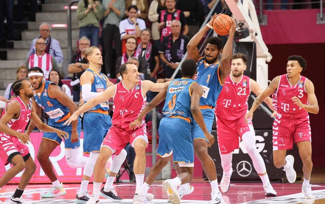 Christiano Felicio Ratiopharm Ulm 1 , Telekom Baskets Bonn vs Ratiopharm Ulm, Basketball, 1 Easy Credit Bundesliga, 2 Matchday, 29 09 2021, Telekom Baskets Bonn vs Ratiopharm Ulm, Basketball, 1 Easy Credit Bundesliga, 2 Matchday, 29 09 2021, Photo EIBNER Joerg Niebergall Bonn Copyright: xJoergxNiebergall Eibner-Pressefox EP_JNL