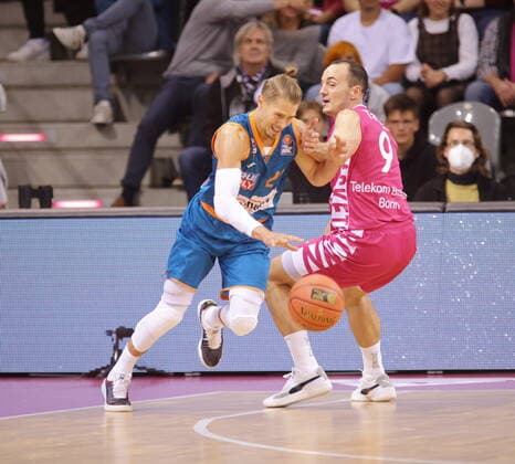 Karsten Tadda Telekom Baskets Bonn vs Thomas Klepeisz ratiopharm Ulm easyCredit BBL 1 Bundesliga , season 2021 2022 , main round 2 matchday