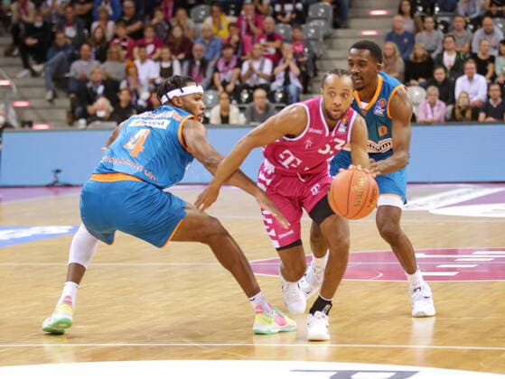 Parker Jackson Cartwright Telekom Baskets Bonn vs ratiopharm Ulm easyCredit BBL 1 Bundesliga , 2021 2022 season , Main Round 2 Matchday