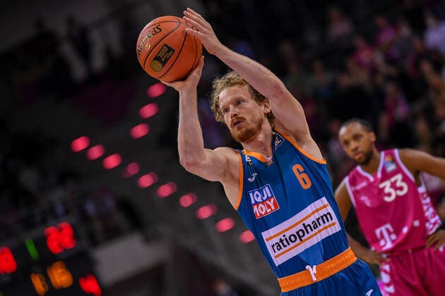 easyCredit BBL, Telekom Baskets Bonn vs ratiopharm ulm, 29 09 2021 Per Günther ratiopharm ulm, 6 , easyCredit BBL, Telekom Baskets Bonn vs ratiopharm ulm on 29 09 2021 at Telekom Dome Bonn, Bonn Nordrhein Westfalen Copyright: xBEAUTIFULxSPORTS Mueller-Laschetx