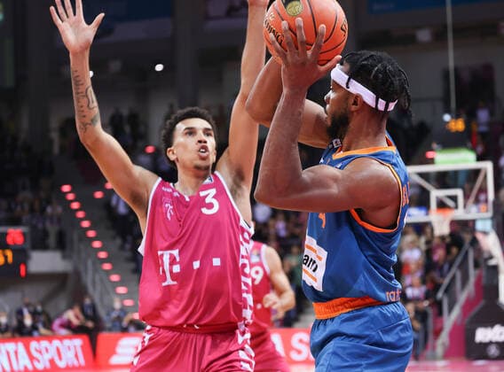Jaron Blossomgame Ratiopharm Ulm 4 , Telekom Baskets Bonn vs Ratiopharm Ulm, Basketball, 1 Easy Credit Bundesliga, 2 Matchday, 29 09 2021, Telekom Baskets Bonn vs Ratiopharm Ulm, Basketball, 1 Easy Credit Bundesliga, 2 Matchday, 29 09 2021, Photo EIBNER Joerg Niebergall Bonn Copyright: xJoergxNiebergall Eibner-Pressefox EP_JNL