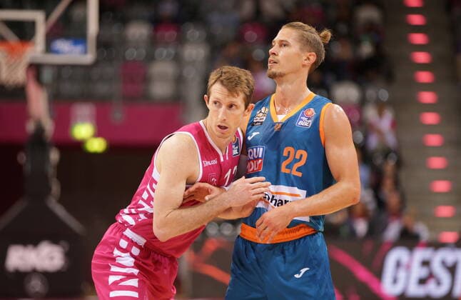 Skyler Bowlin Telekom Baskets Bonn vs Thomas Klepeisz ratiopharm Ulm easyCredit BBL 1 Bundesliga , season 2021 2022 , main round 2 matchday
