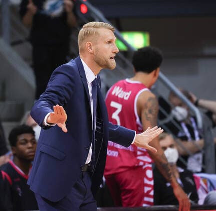 Lisalo Toumas TB Bonn coach , Telekom Baskets Bonn vs Ratiopharm Ulm, Basketball, 1 Easy Credit Bundesliga, 2 Matchday, 29 09 2021, Telekom Baskets Bonn vs Ratiopharm Ulm, Basketball, 1 Easy Credit Bundesliga, 2 Matchday, 29 09 2021, Photo EIBNER Joerg Niebergall Bonn Copyright: xJoergxNiebergall Eibner-Pressefox EP_JNL