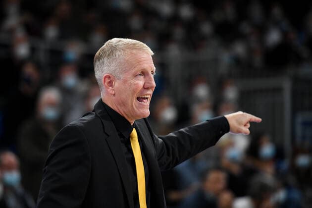 John Patrick MHP Riesen Ludwigsburg gives instructions, GER, Academics Heidelberg vs MHP Riesen Ludwigsburg, 29 09 2021, 2 match day easycredit Basketball Bundesliga, season 2021 2022 GER, Academics Heidelberg vs MHP Riesen Ludwigsburg, 29 09 2021, 2 match day easycredit Basketball Bundesliga, season 2021 2022 Heidelberg Copyright: xEibner MichaelxMemmlerx EP_MMR