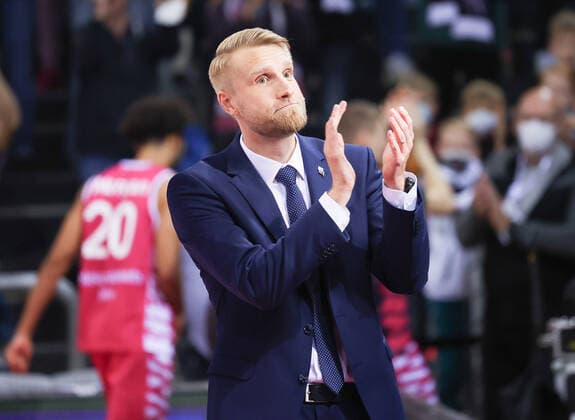Lisalo Tuomas TB Bonn coach after the win against Ulm, Telekom Baskets Bonn vs Ratiopharm Ulm, Basketball, 1 Easy Credit Bundesliga, 2 Matchday, 29 09 2021, Telekom Baskets Bonn vs Ratiopharm Ulm, Basketball, 1 Easy Credit Bundesliga, 2 Matchday, 29 09 2021, Photo EIBNER Joerg Niebergall Bonn Copyright: xJoergxNiebergall Eibner-Pressefox EP_JNL
