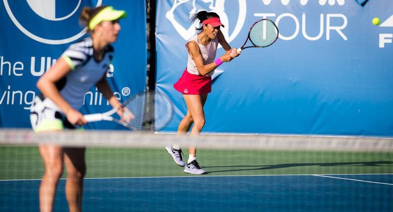 Mandatory Credit: Photo by Rob Prange Shutterstock (12471255dn) Su-Wei Hsieh of Chinese Taipeh & Elise Mertens of Belgium playing doubles at the 2021 Chicago Fall Tennis Classic WTA, Tennis Damen 500 tennis tournament Chicago Fall Tennis Classic 2021, Tennis, Chicago, USA - 29 Sep 2021 Chicago Fall Tennis Classic 2021, Tennis, Chicago, USA - 29 Sep 2021  Copyright: xRobxPrange Shutterstockx 12471255dn