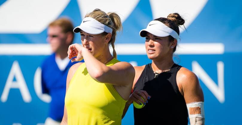 Mandatory Credit: Photo by Rob Prange Shutterstock (12471255eo) Alexa Guarachi of Chile & Desirae Krawczyk of the United States playing doubles at the 2021 Chicago Fall Tennis Classic WTA, Tennis Damen 500 tennis tournament Chicago Fall Tennis Classic 2021, Tennis, Chicago, USA - 29 Sep 2021 Chicago Fall Tennis Classic 2021, Tennis, Chicago, USA - 29 Sep 2021  Copyright: xRobxPrange Shutterstockx 12471255eo