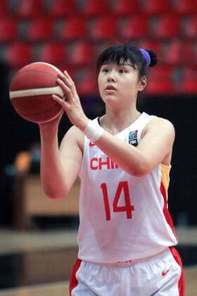 (210930) -- AMMAN, Sept. 30, 2021 -- Li Yueru of China takes a free throw during the FIBA Women s Asia Cup 2021 Group B basketball match between China and Australia in Amman, capital of Jordan, Sept. 29, 2021. (Photo by Mohammad Abu Ghosh Xinhua) (SP)JORDAN-AMMAN-FIBA WOMEN S ASIA CUP 2021-CHN VS AUS JixZe 