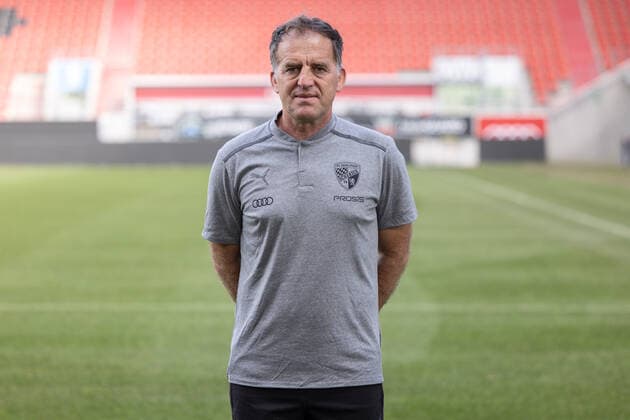 2 BL FC Ingolstadt 04 portrait shooting, team photo, co coach Asif Saric FCI 2 Bundesliga FC Ingolstadt 04 season 2021 2022